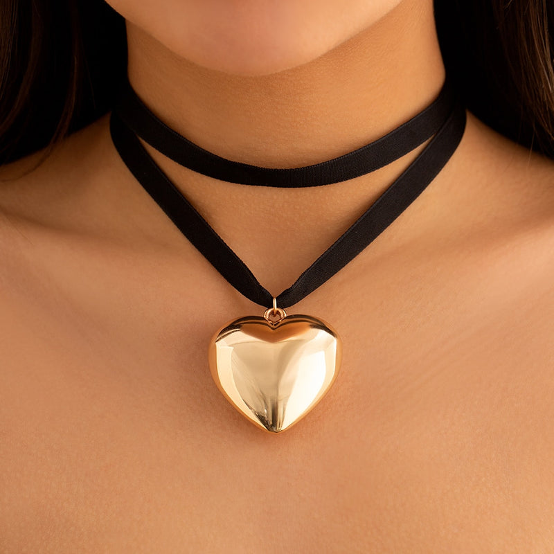 Exaggerated Oversized Love Heart Pendant Choker